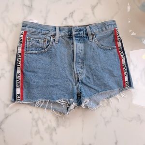 Levi’s Logo 501 High Rise Shorts